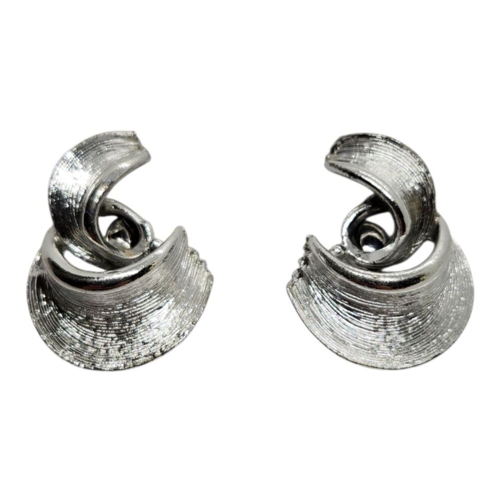 Vintage Tara Clip-on Earrings Silver Toned Signed Scalloped Swirl Design